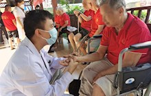 【党建引领】“‘医’心向党、踔厉奋进”——田东县中医医院开展庆祝第五个“8.19中国医师节”义诊活动