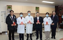 除夕及初一，院领导亲切慰问坚守一线医务人员