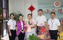 县领导到我院开展5·12国际护士节慰问活动