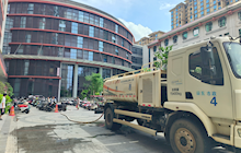 当双节遇上“水危机”:一座小城的坚守与温情