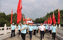 田东县中医医院党委联合印茶镇那板村党支部开展“七一”主题党日活动