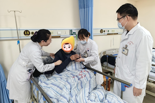 腊八粥香暖病房，暖心护心伴冬安——记心病科腊八节暖心送粥活动